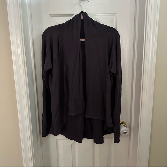 Athleta Nirvana Wear Two Ways Wrap size small - Picture 3 of 9